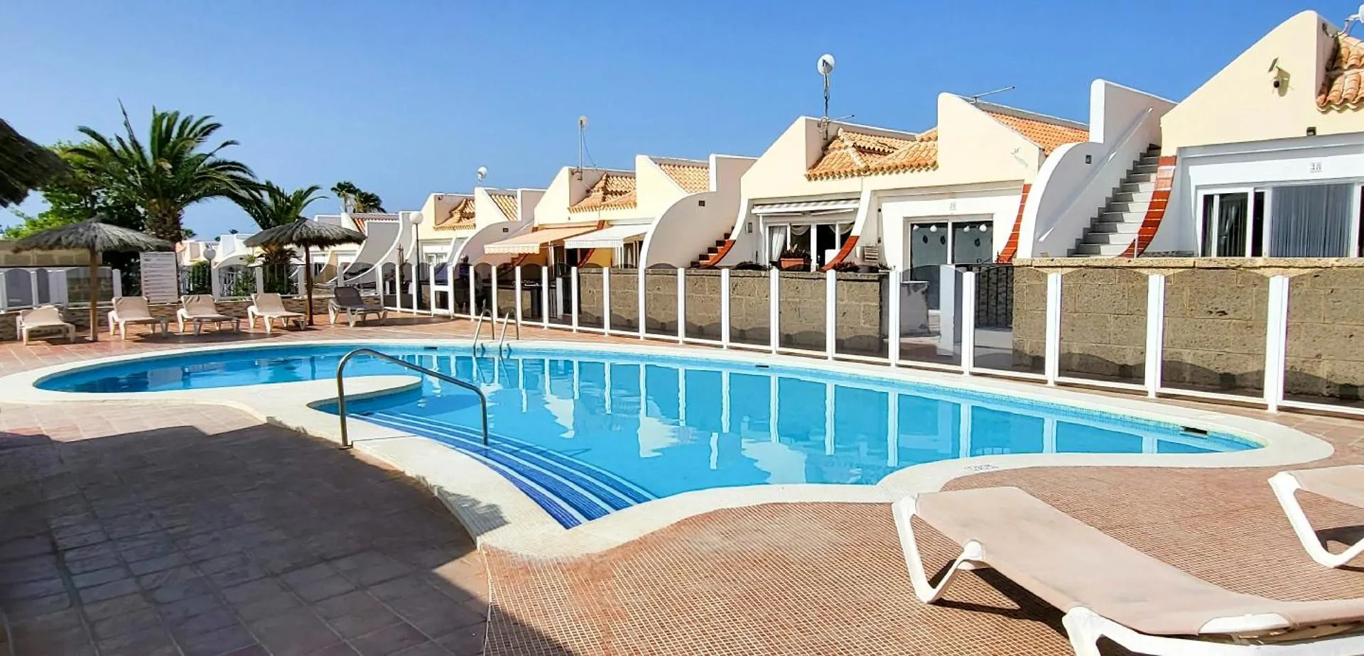 The Palms Poolview Balcony Suite San Miguel de Abona Apartment